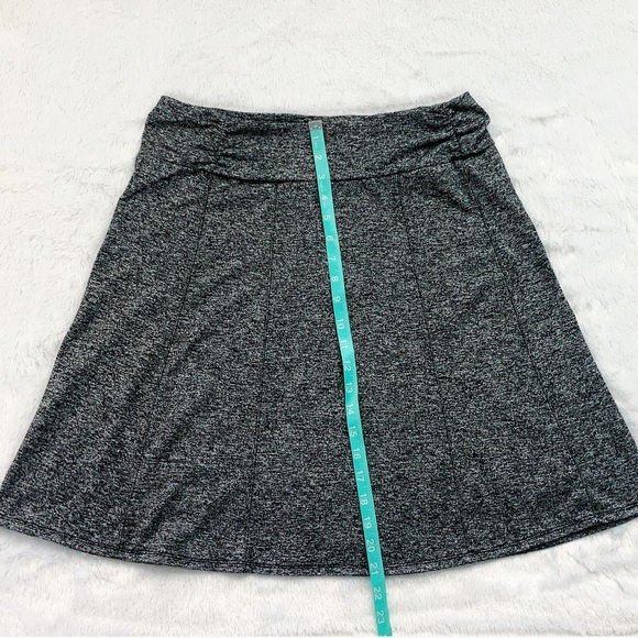 Like New Athleta Marled Space Dye Bodega Skirt - Picture 4 of 6